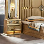 Suite Impériale Dorée — Chambre Capitonnée Prestige