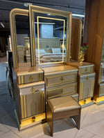 Suite Impériale Dorée — Chambre Capitonnée Prestige