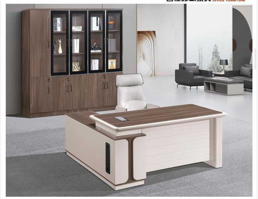 Bureau de Direction — Colonnes Cannelées